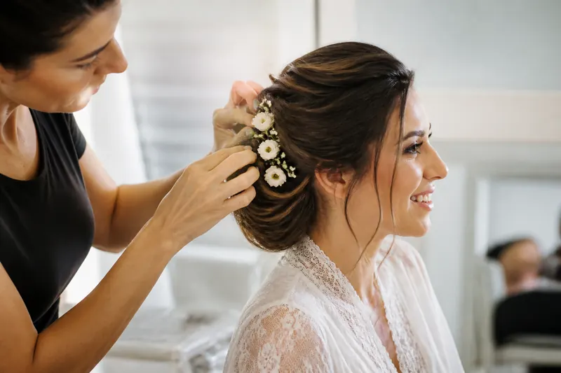 Penteado de noiva com flores